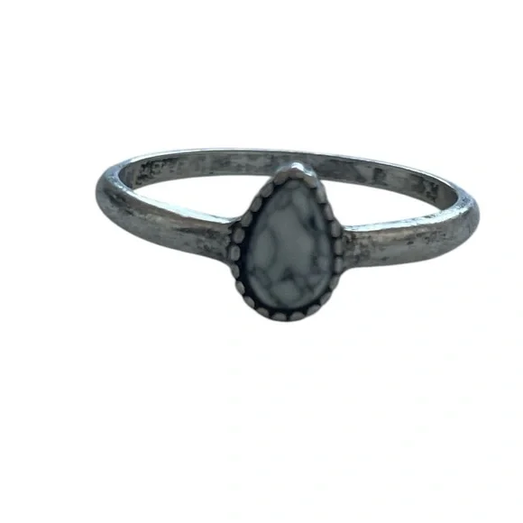 Howlite Statement Ring - Picture 3 of 4